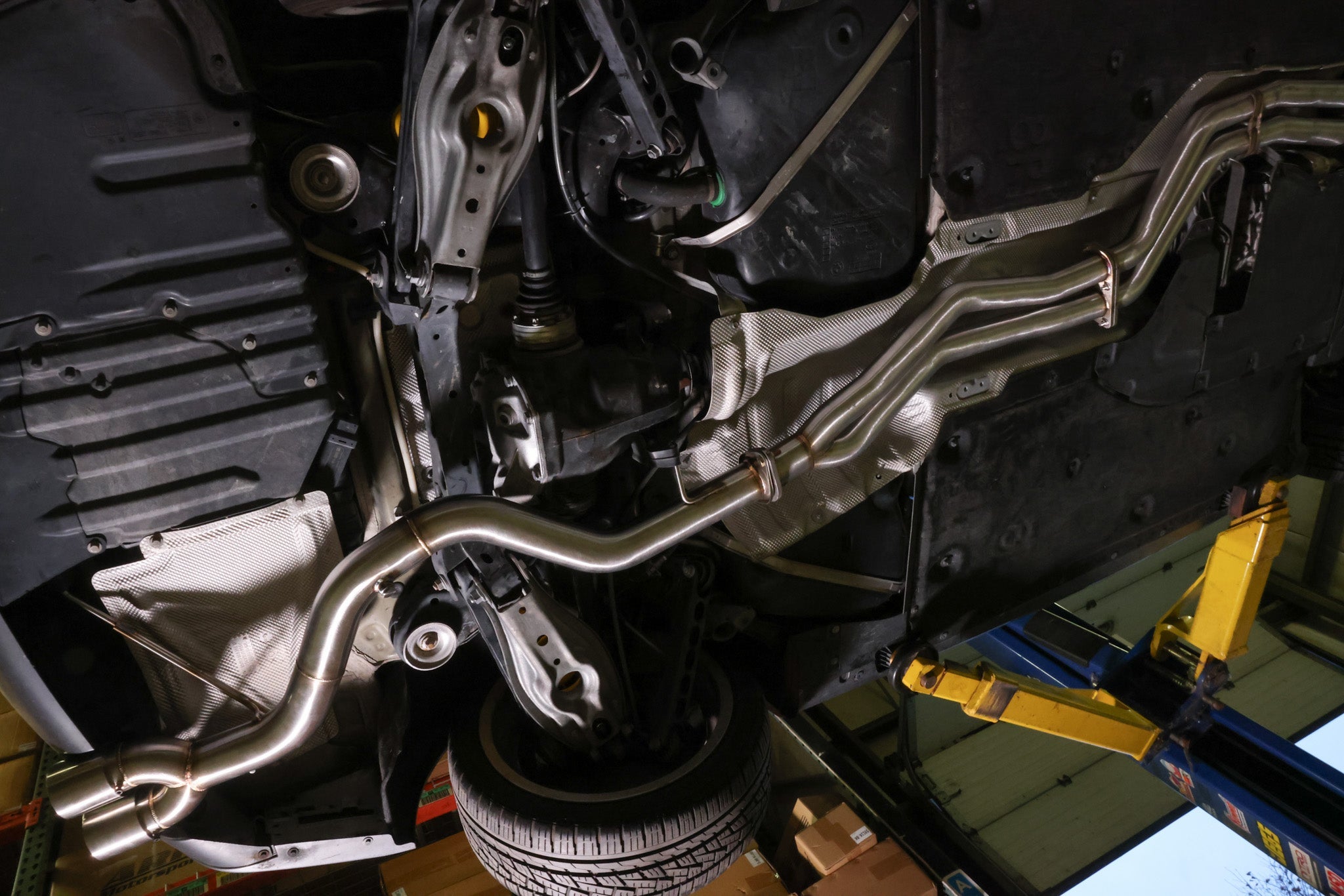 PRZELOTOWY UKŁAD WYDECHOWY BMW E82 135i