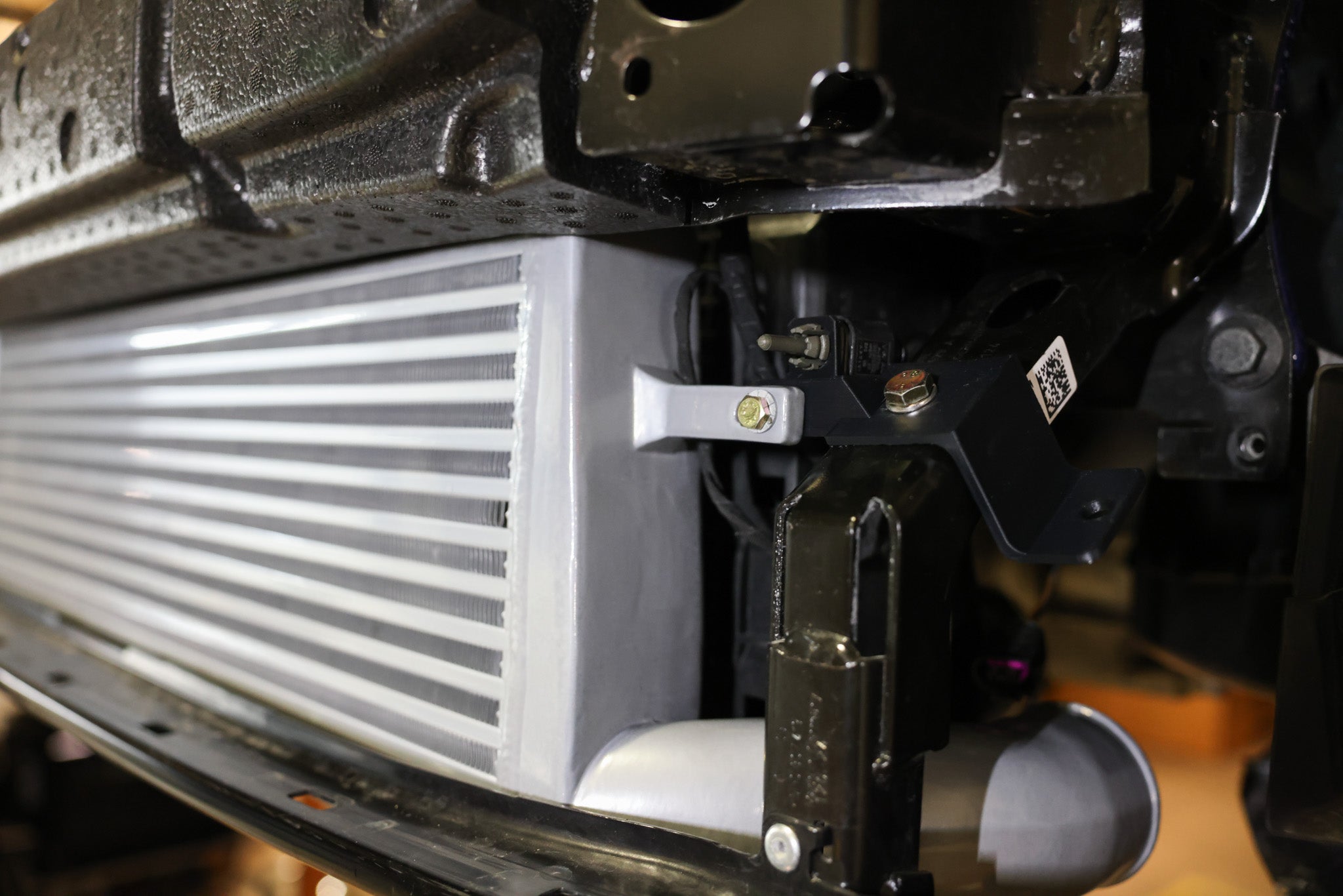 CENTRALNY INTERCOOLER VW GOLF GTI / R MK8